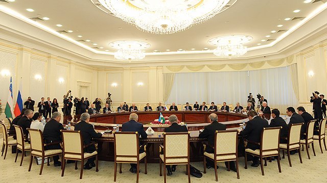 Начало российско-узбекистанских переговоров в расширенном составе
