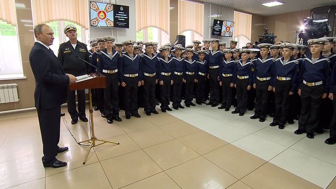 Выступление на встрече с воспитанниками филиала Нахимовского военно-морского училища во Владивостоке