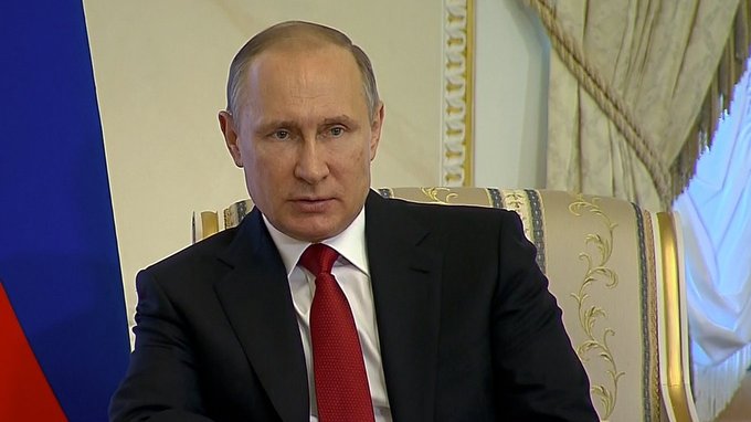 Президент выразил соболезнования семьям погибших и пострадавшим при взрыве в метро в Санкт-Петербурге