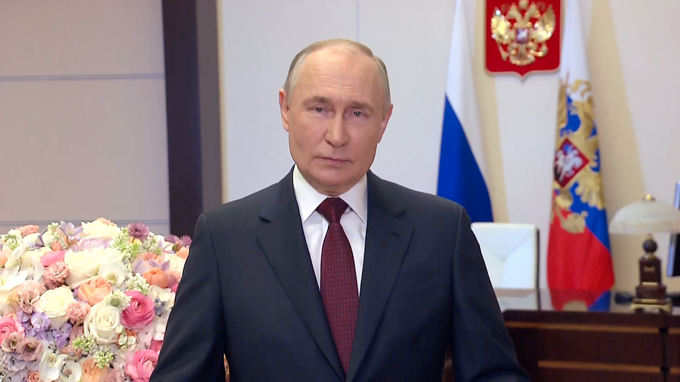 Владимир Путин поздравил российских женщин с 8 марта