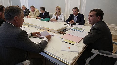Начало совещания о мерах по снижению потребления алкоголя в России