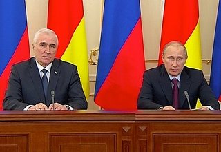Заявления для прессы по итогам встречи с Президентом Южной Осетии Леонидом Тибиловым
