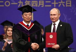Владимир Путин стал почётным доктором Университета Цинхуа