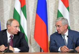 Заявления для прессы по окончании российско-абхазских переговоров. С Президентом Республики Абхазии Раулем Хаджимбой