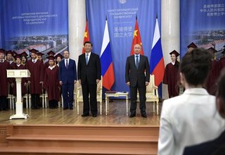 Церемония вручения Председателю Китайской Народной Республики Си Цзиньпину диплома почётного доктора Санкт-Петербургского государственного университета